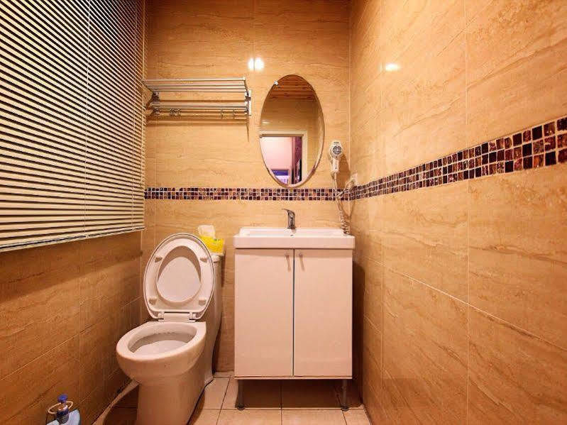 Feng Chia House Hostel Taichung Buitenkant foto