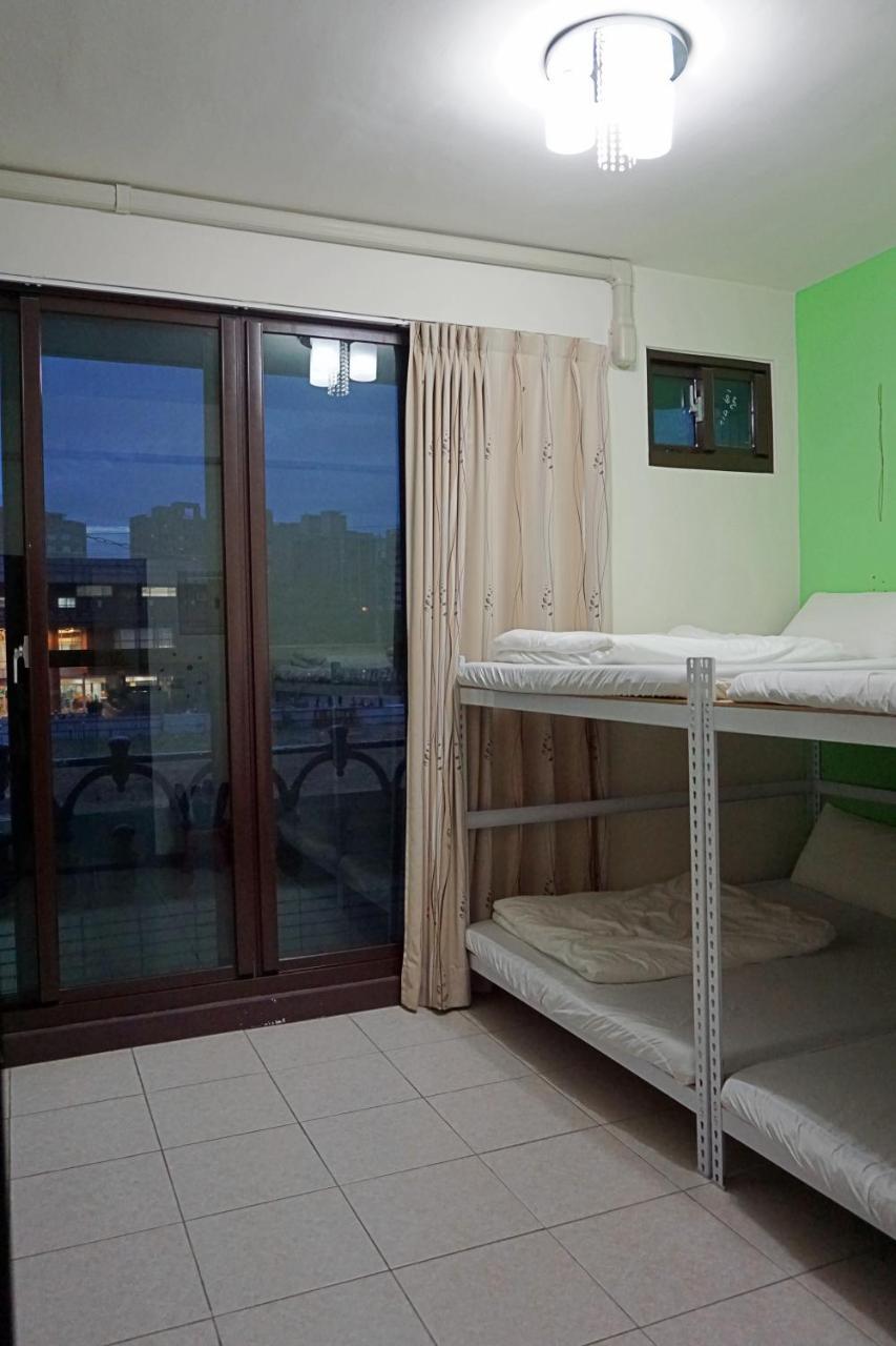 Feng Chia House Hostel Taichung Buitenkant foto